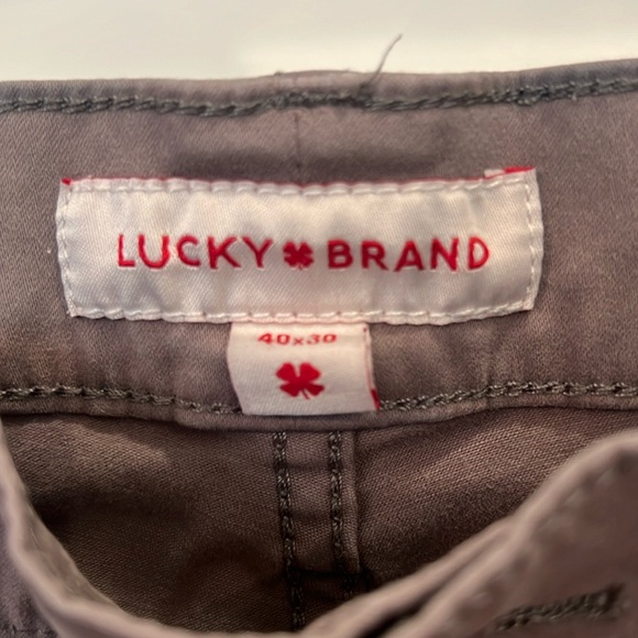 Lucky Brand Athletic Straight Jeans 40x30 gray some wear and tear in pictures - Picture 4 of 6